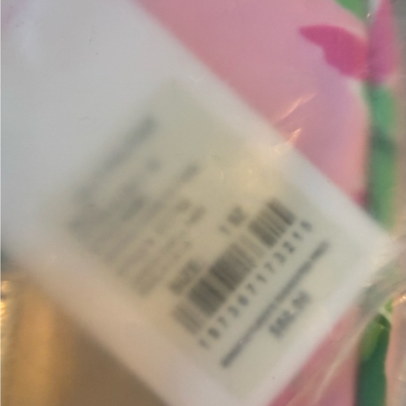 Lilly Pulitzer, NWTs Devon’s Pink Floral Cosmetic Train Case with Gold Hardware - Picture 4 of 5